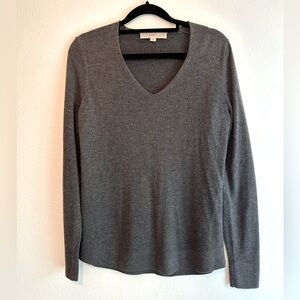 LOFT Charcoal Gray V-Neck Sweater Sz XS Office Siren Academia Minimalist Moto